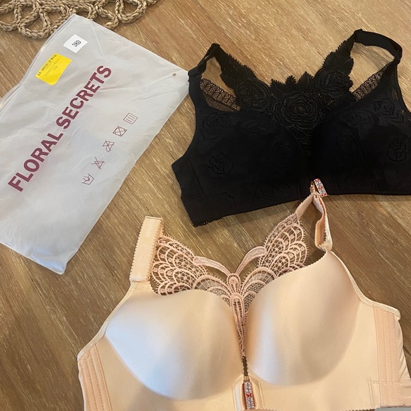 Floral secrets - Picture 1 of 4